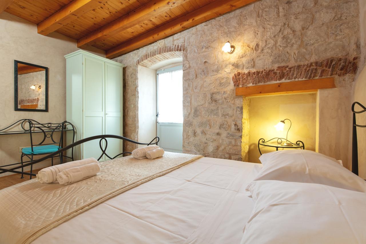 Villa Mama - Traditional Apartments In Omis, Free Parking Εξωτερικό φωτογραφία