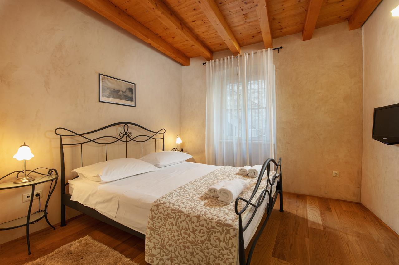 Villa Mama - Traditional Apartments In Omis, Free Parking Εξωτερικό φωτογραφία