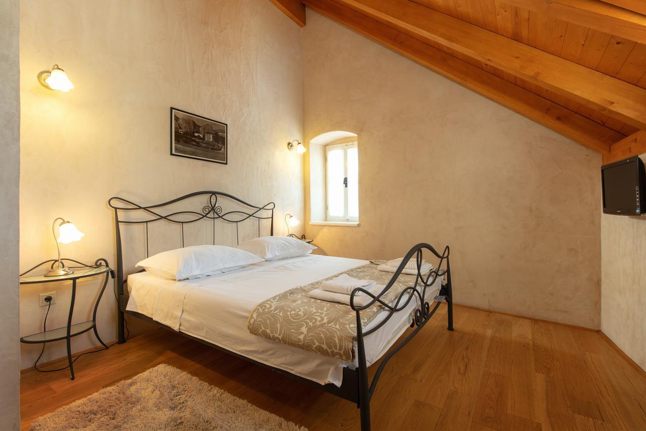 Villa Mama - Traditional Apartments In Omis, Free Parking Εξωτερικό φωτογραφία