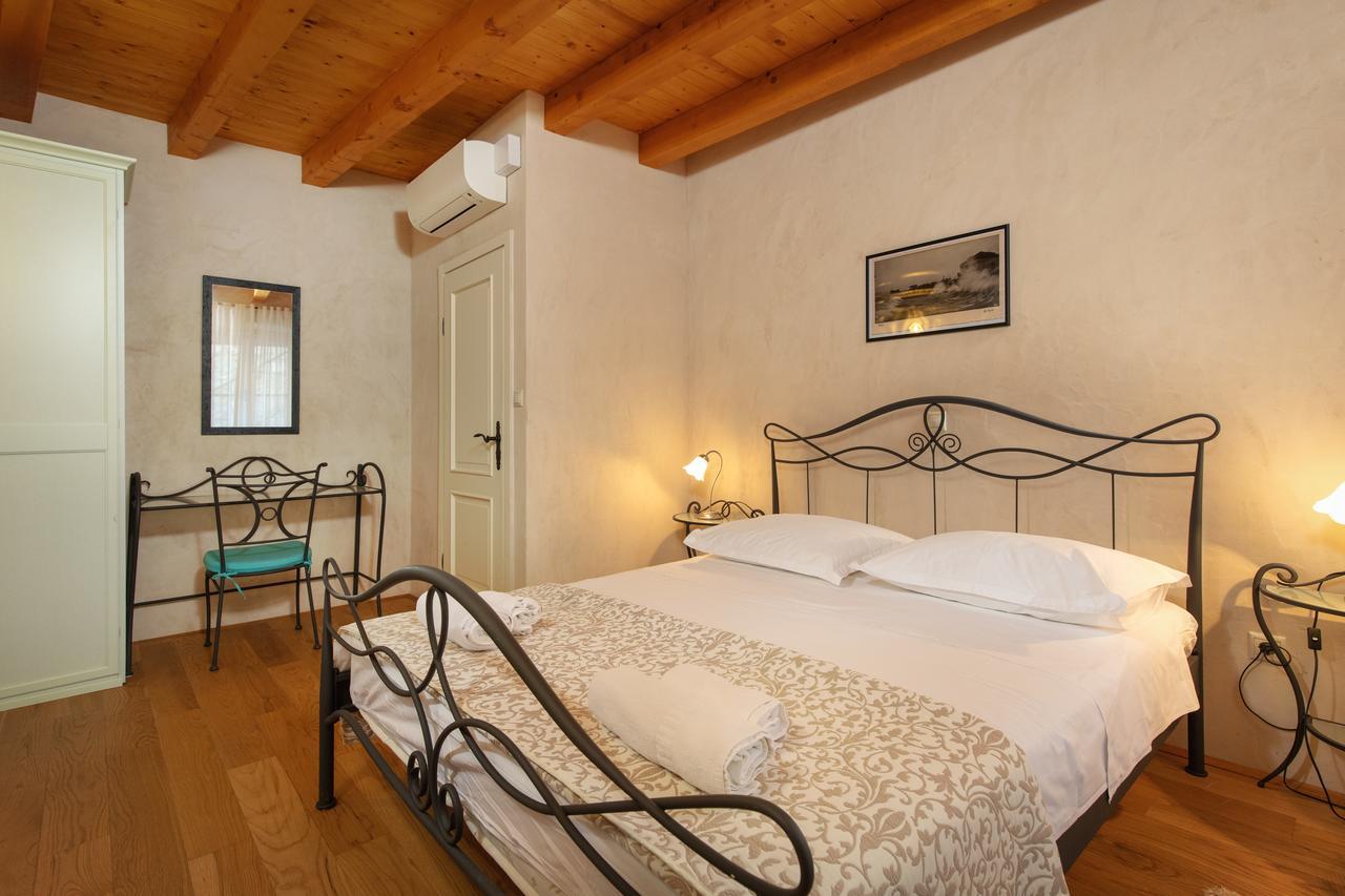 Villa Mama - Traditional Apartments In Omis, Free Parking Εξωτερικό φωτογραφία